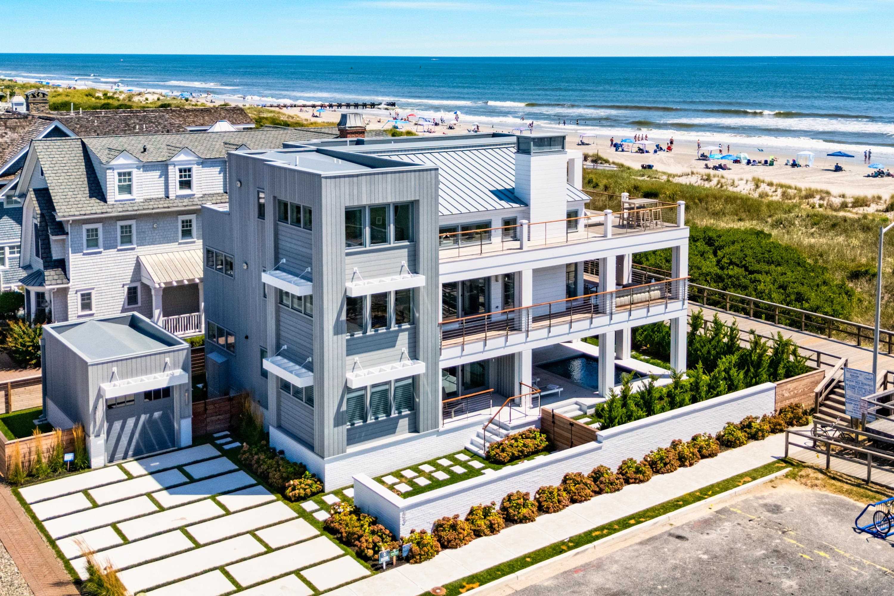 83 E 25th St Avalon, NJ 08202