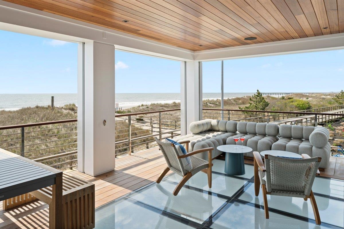 83 E 25th St Avalon, NJ 08202