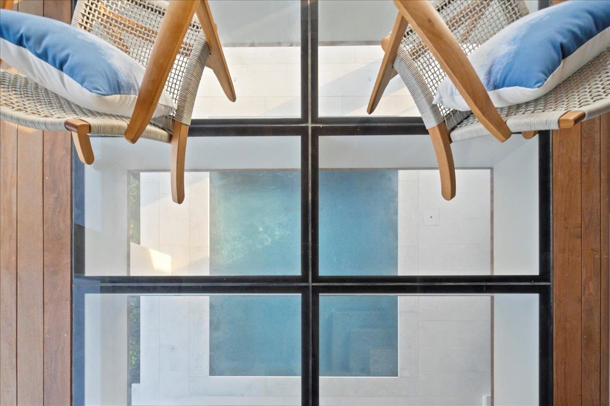 83 E 25th St Avalon, NJ 08202