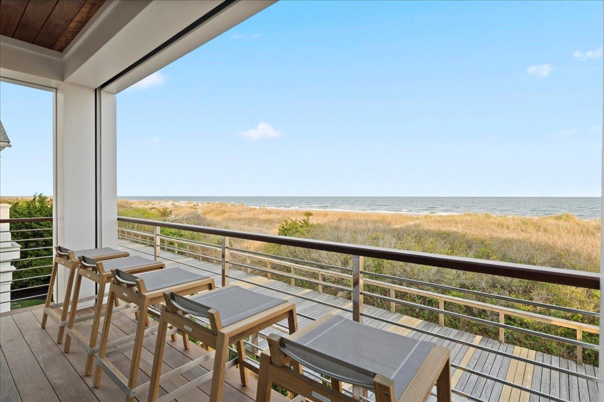 83 E 25th St Avalon, NJ 08202