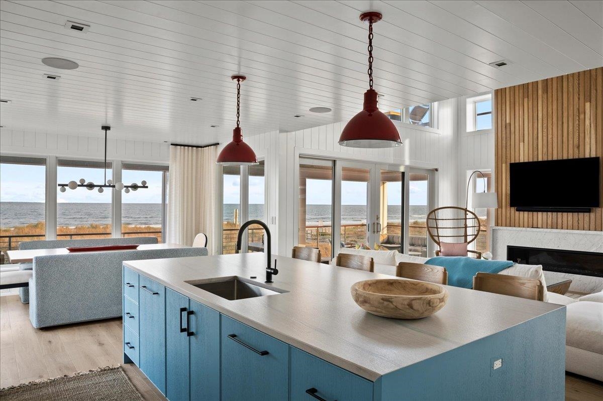 83 E 25th St Avalon, NJ 08202