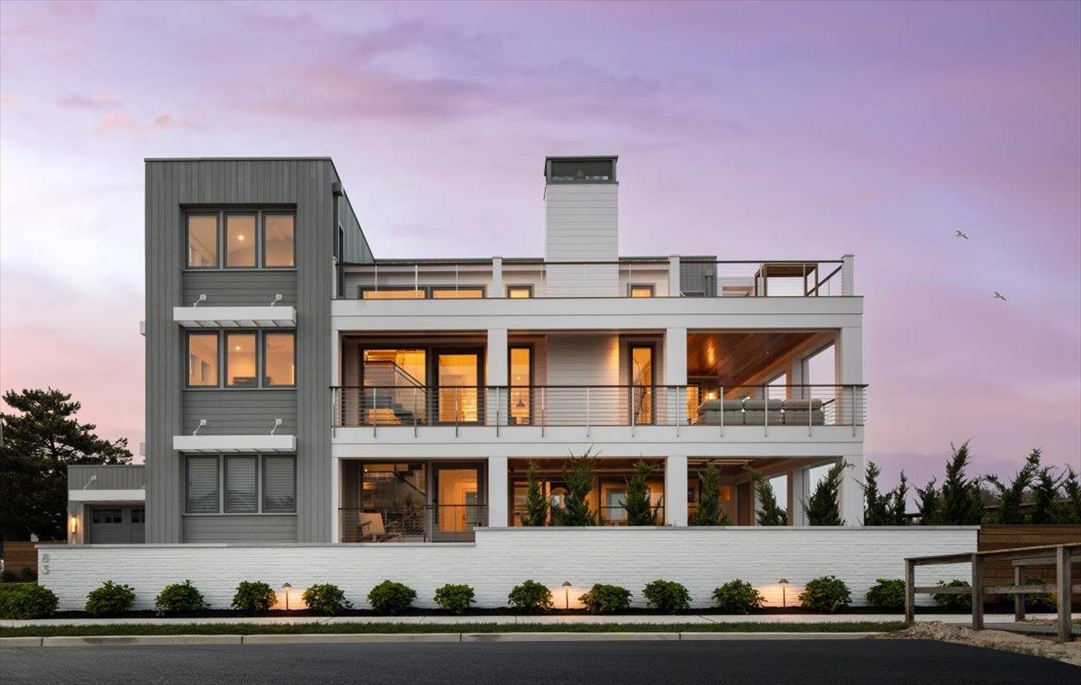 83 E 25th St Avalon, NJ 08202