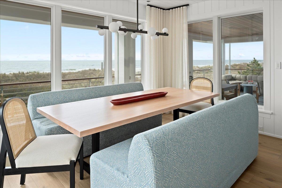 83 E 25th St Avalon, NJ 08202