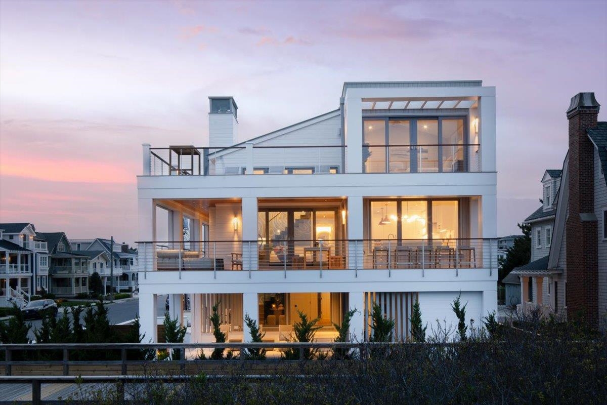 83 E 25th St Avalon, NJ 08202