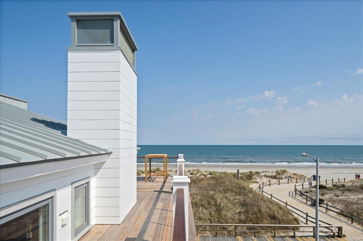83 E 25th St Avalon, NJ 08202