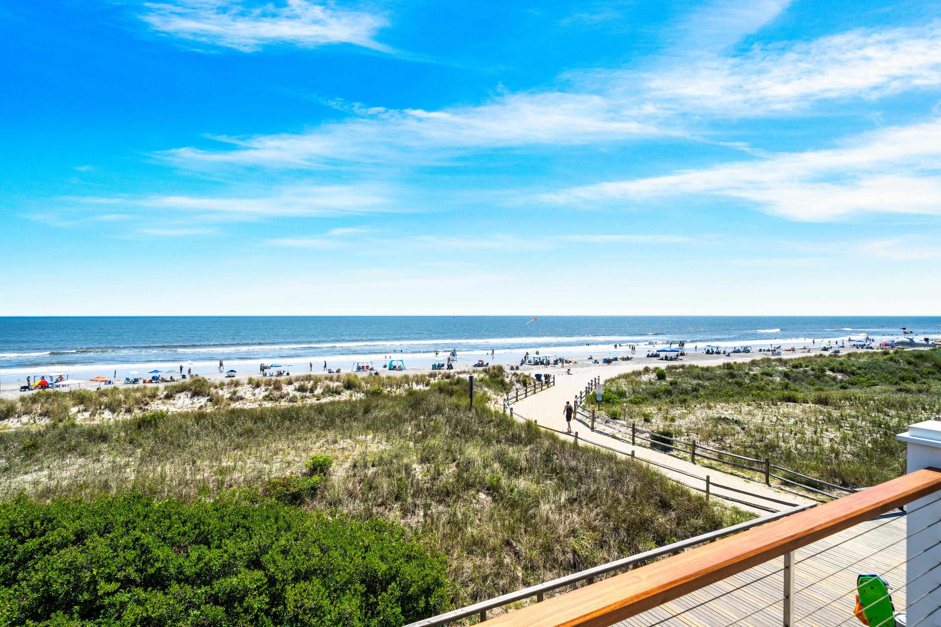 83 E 25th St Avalon, NJ 08202