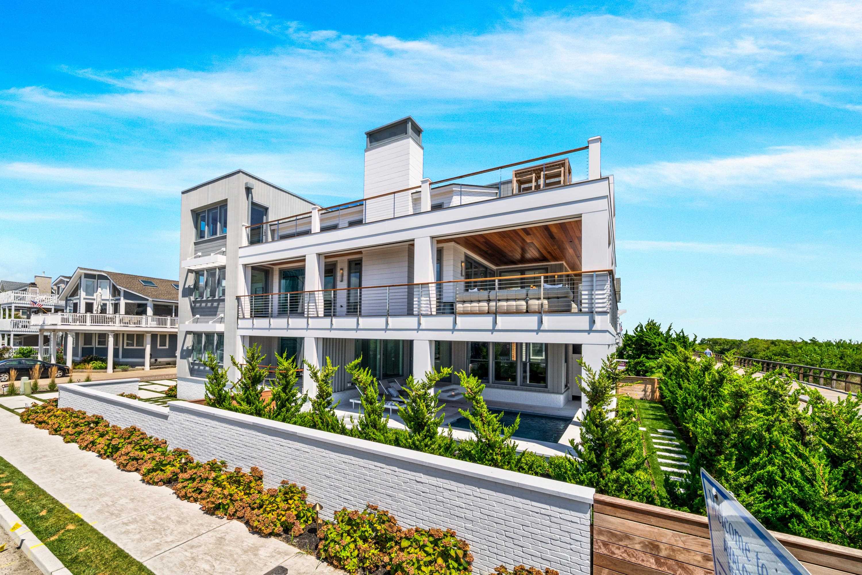 83 E 25th St Avalon, NJ 08202