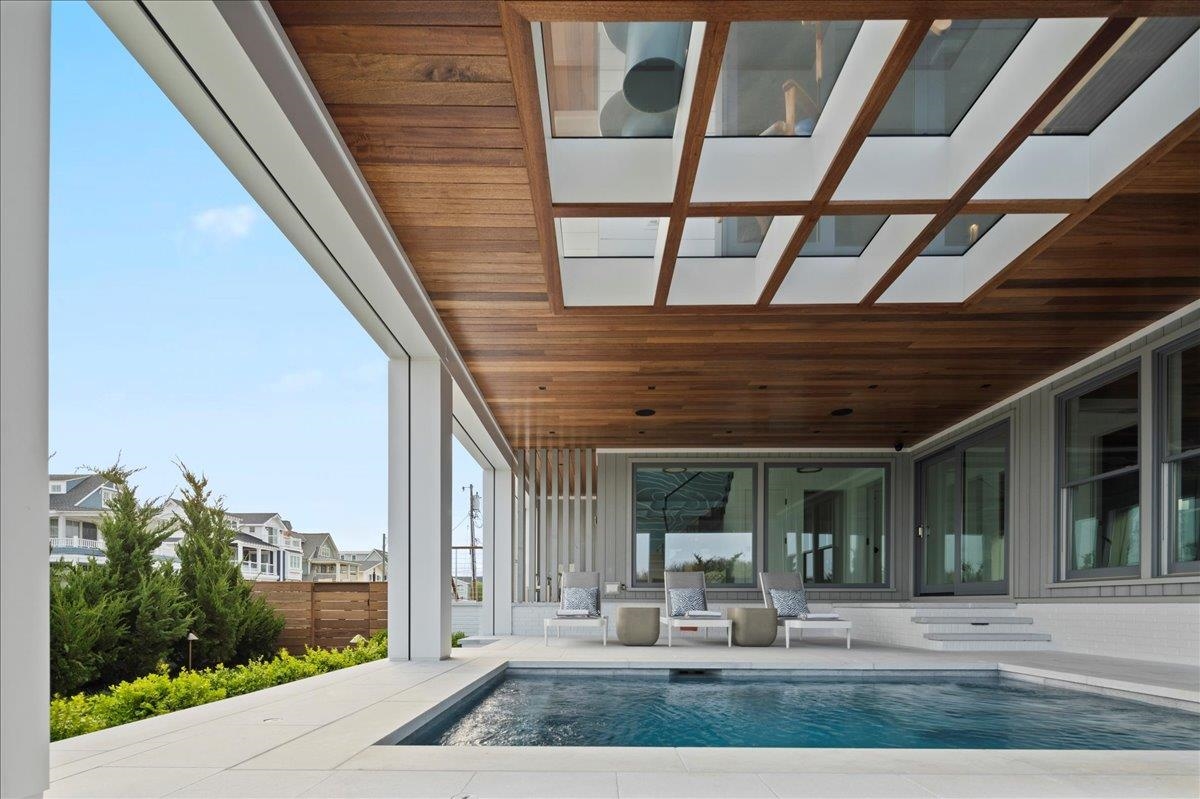 83 E 25th St Avalon, NJ 08202