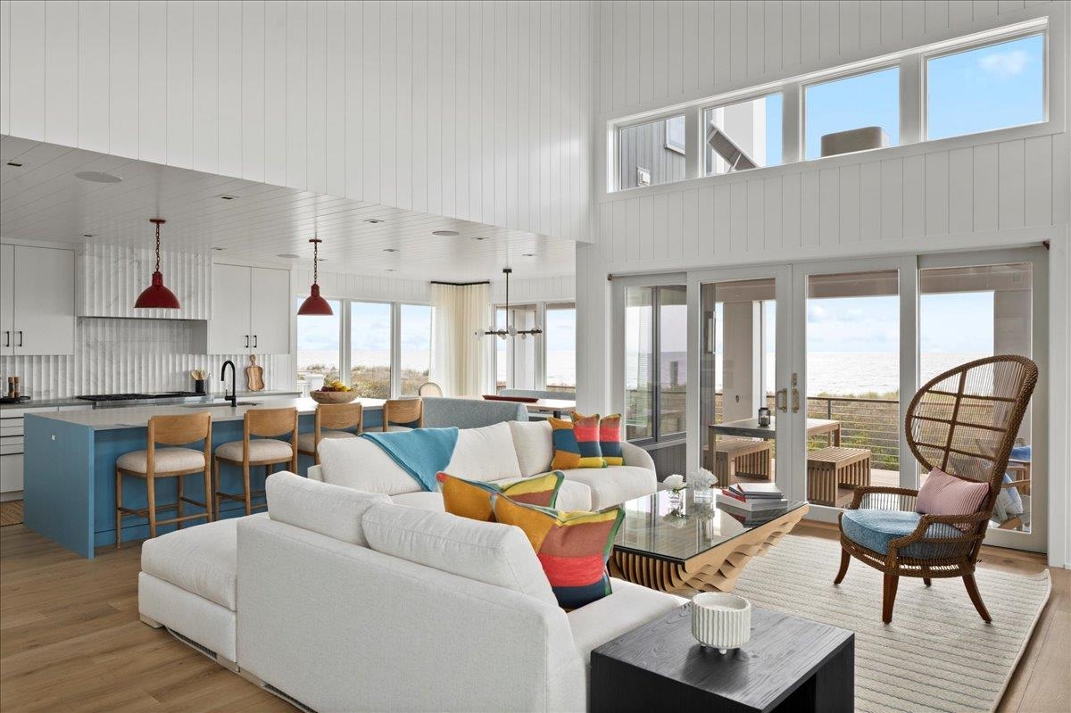 83 E 25th St Avalon, NJ 08202